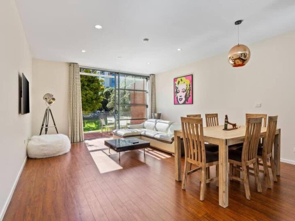 Sleek Modern Pad Next To Spark Arena Free Parking Auckland Ngoại thất bức ảnh