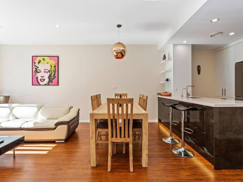 Sleek Modern Pad Next To Spark Arena Free Parking Auckland Ngoại thất bức ảnh