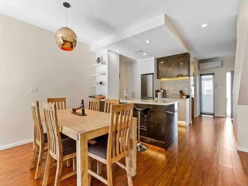 Sleek Modern Pad Next To Spark Arena Free Parking Auckland Ngoại thất bức ảnh